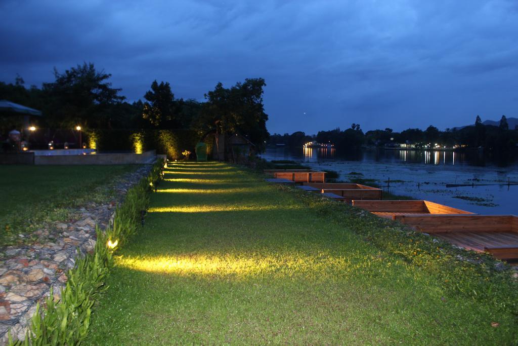 The Glory River Kwai Hotel Kanchanaburi Bagian luar foto